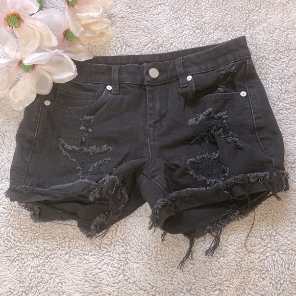 Blank NYC The Fulton Shorts - Picture 2 of 4